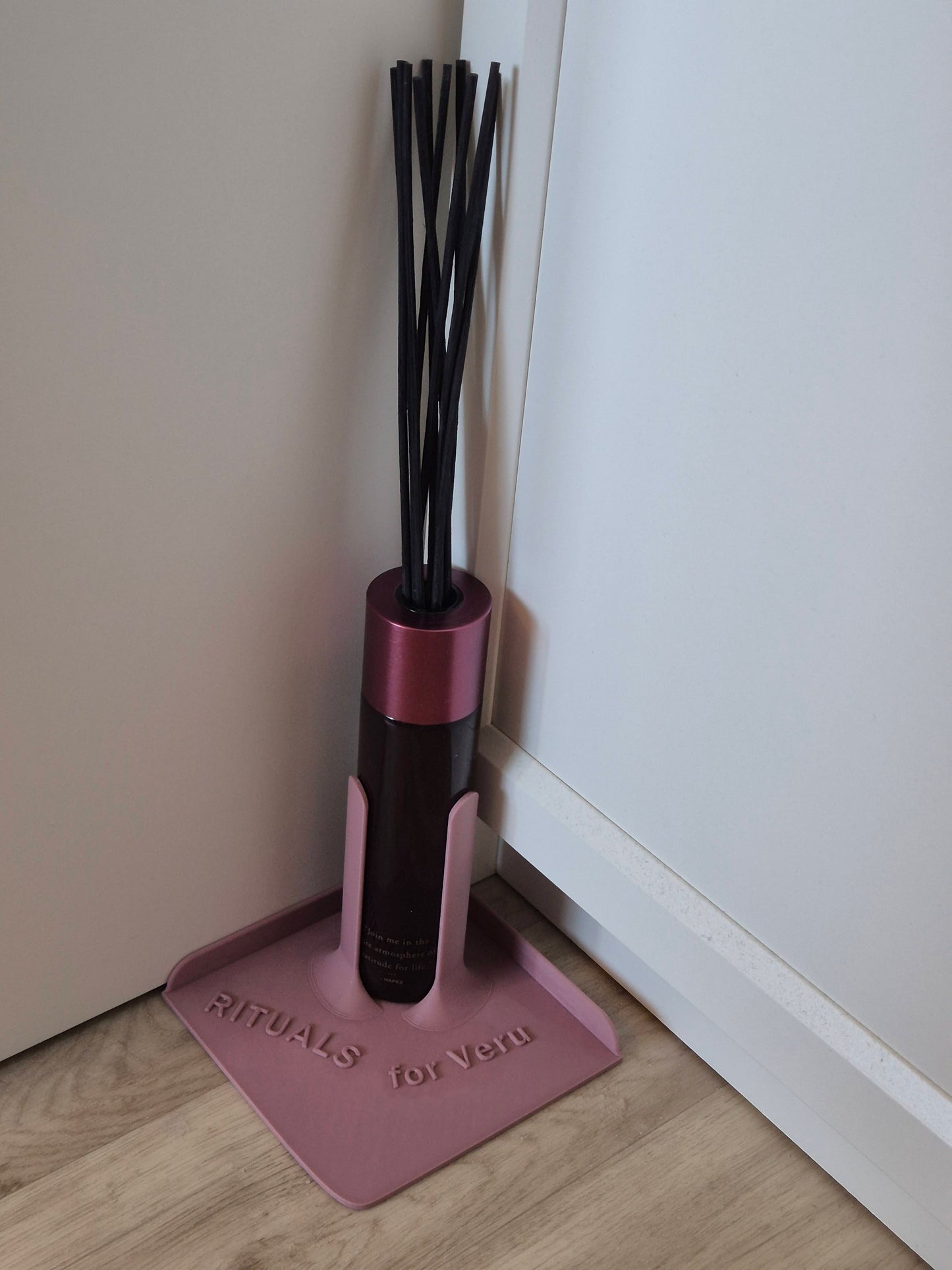 Stojan na vůně RITUALS - s možností osobního textu